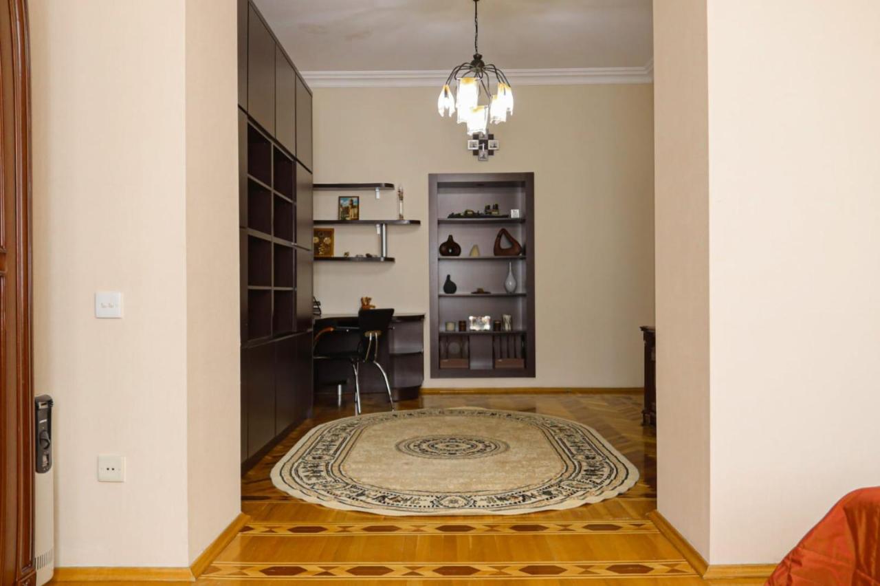 Azneft Royal Suite Apartment Sea View Baku Exteriör bild