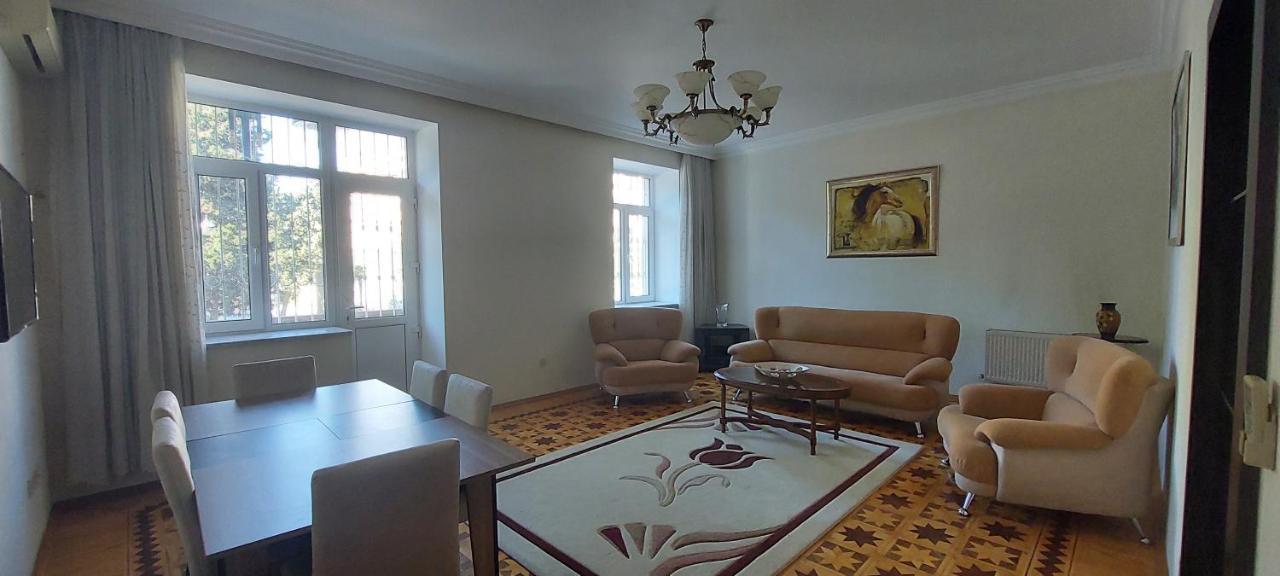 Azneft Royal Suite Apartment Sea View Baku Exteriör bild